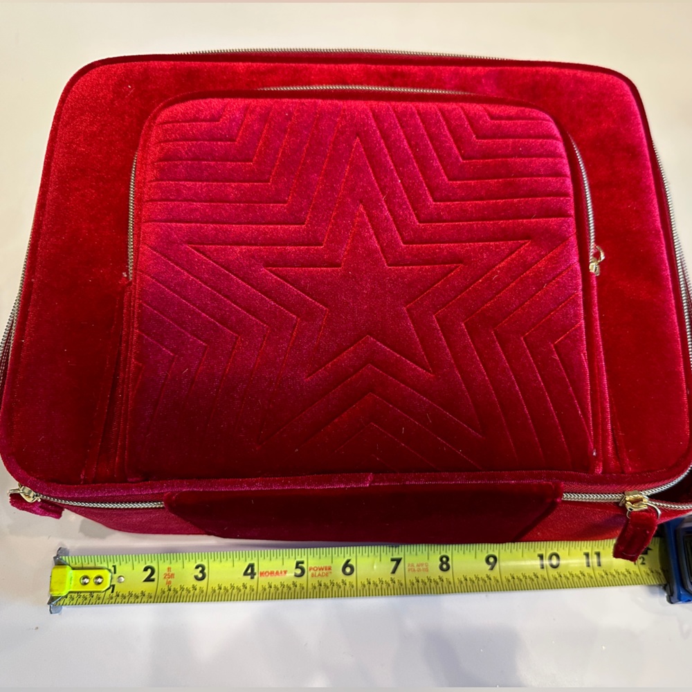 Estée Lauder make up bag